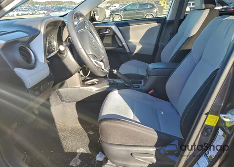2016 Toyota Rav4 Xle z USA, uszkodzony, nr VIN JTMRFREV4GJ065775